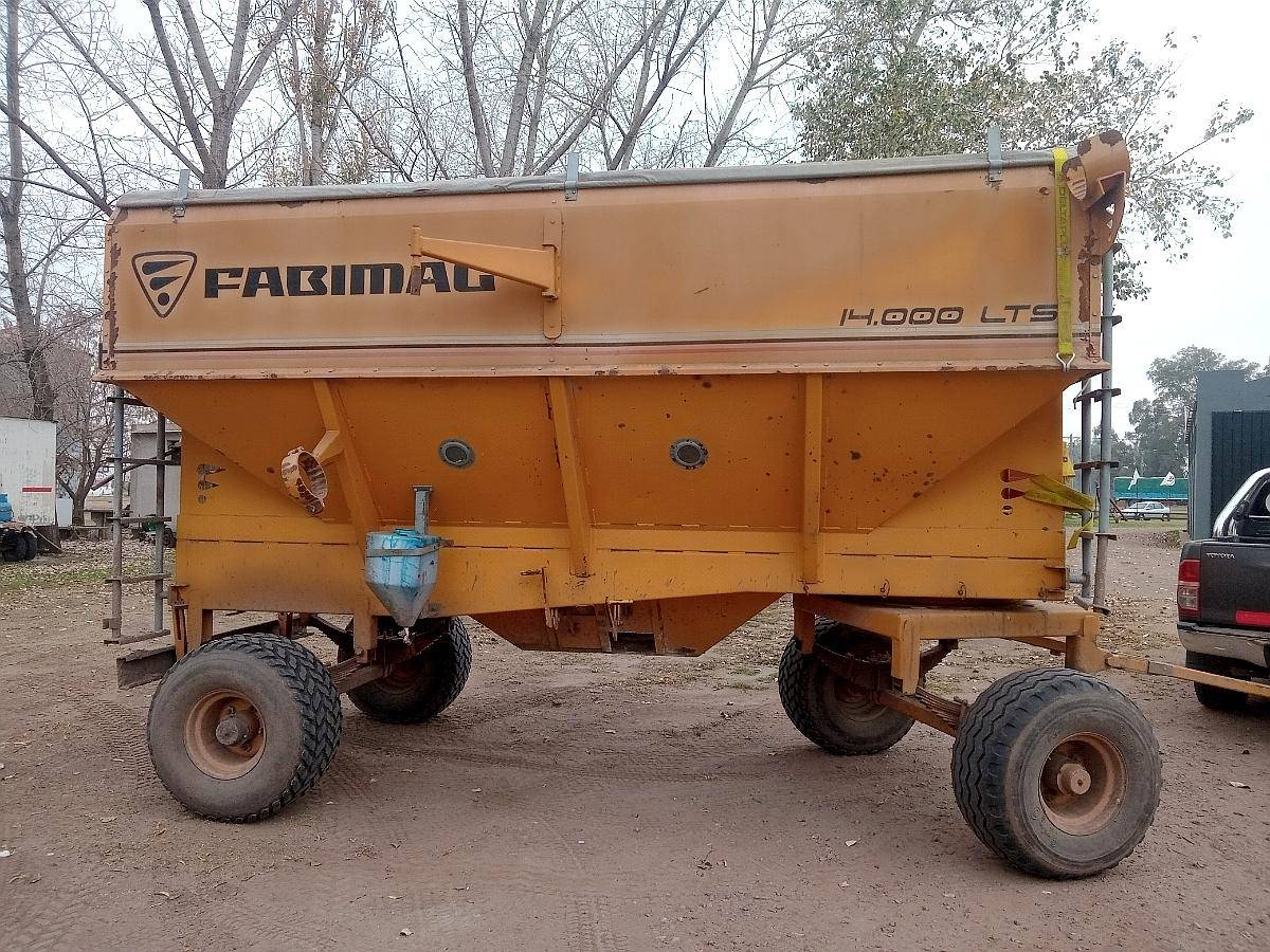 Acoplado Tolva Semilla y Fertilizante Fabimag