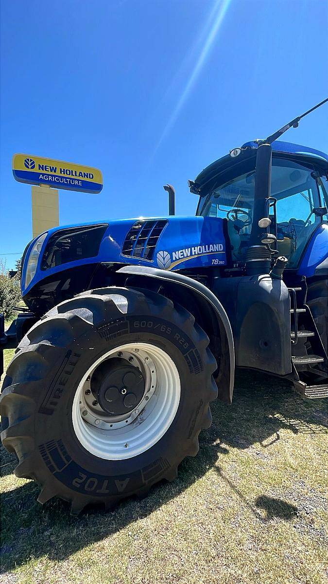 Tractor New Holland T8.350 - año 2015 - 11000hs - Americano