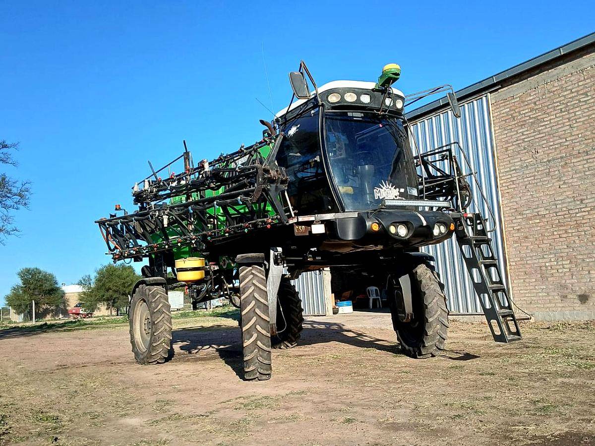 Pulverizadora Metalfor 3200 + Piloto John Deere + 9 Cortes