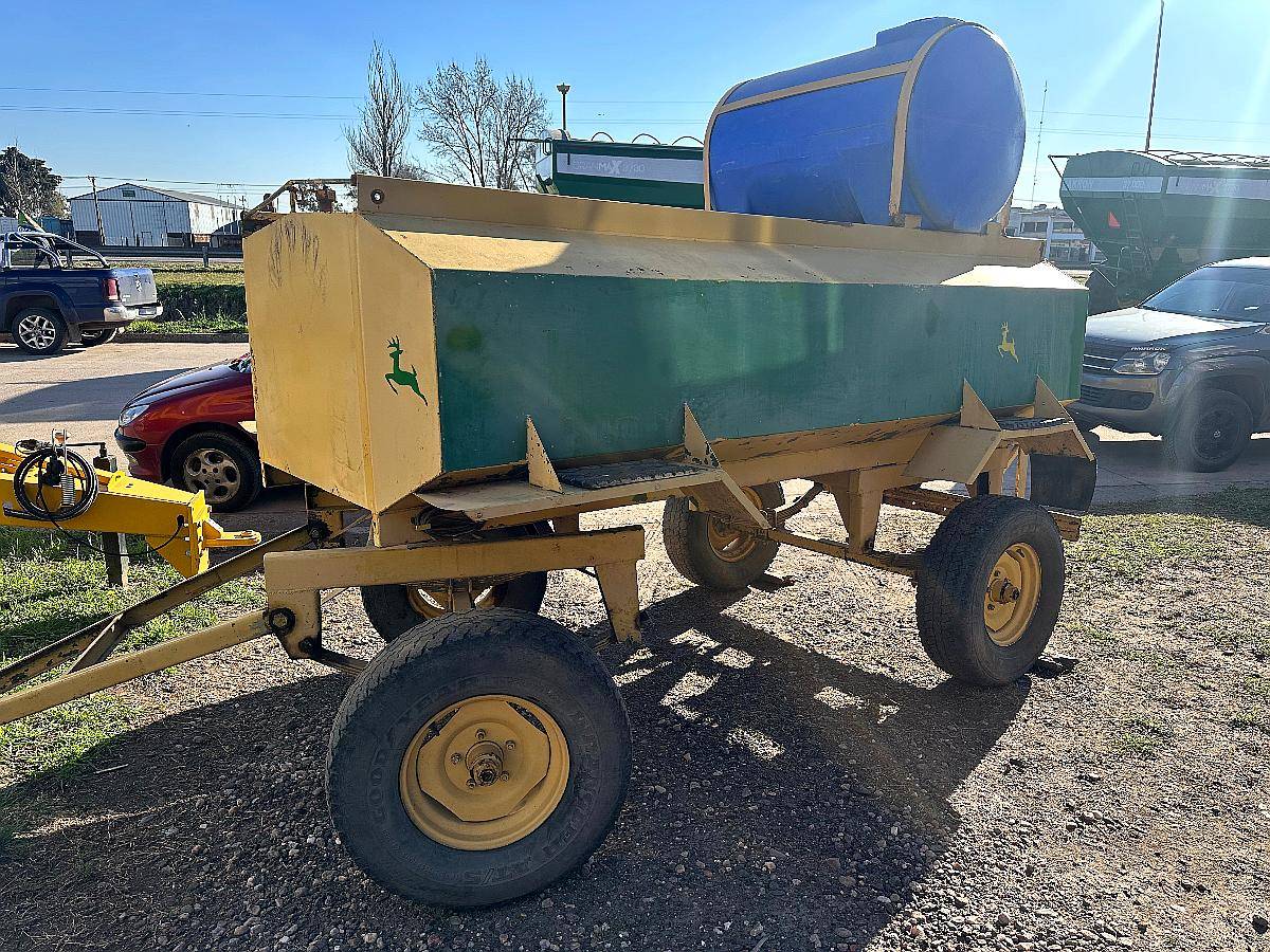 Acoplado Tanque 3000 Litros