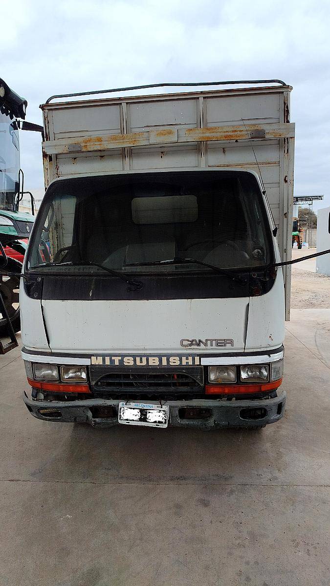 Mitsubishi Canter año 2000