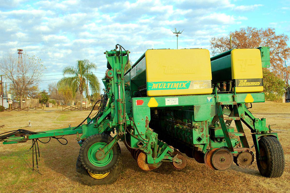 Sembradora Pierobon Multimix Md-dd 17-33 Turbo