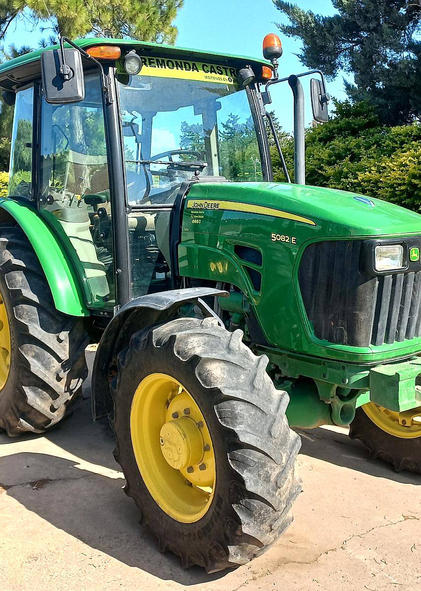 Tractor John Deere 5082e - 2022
