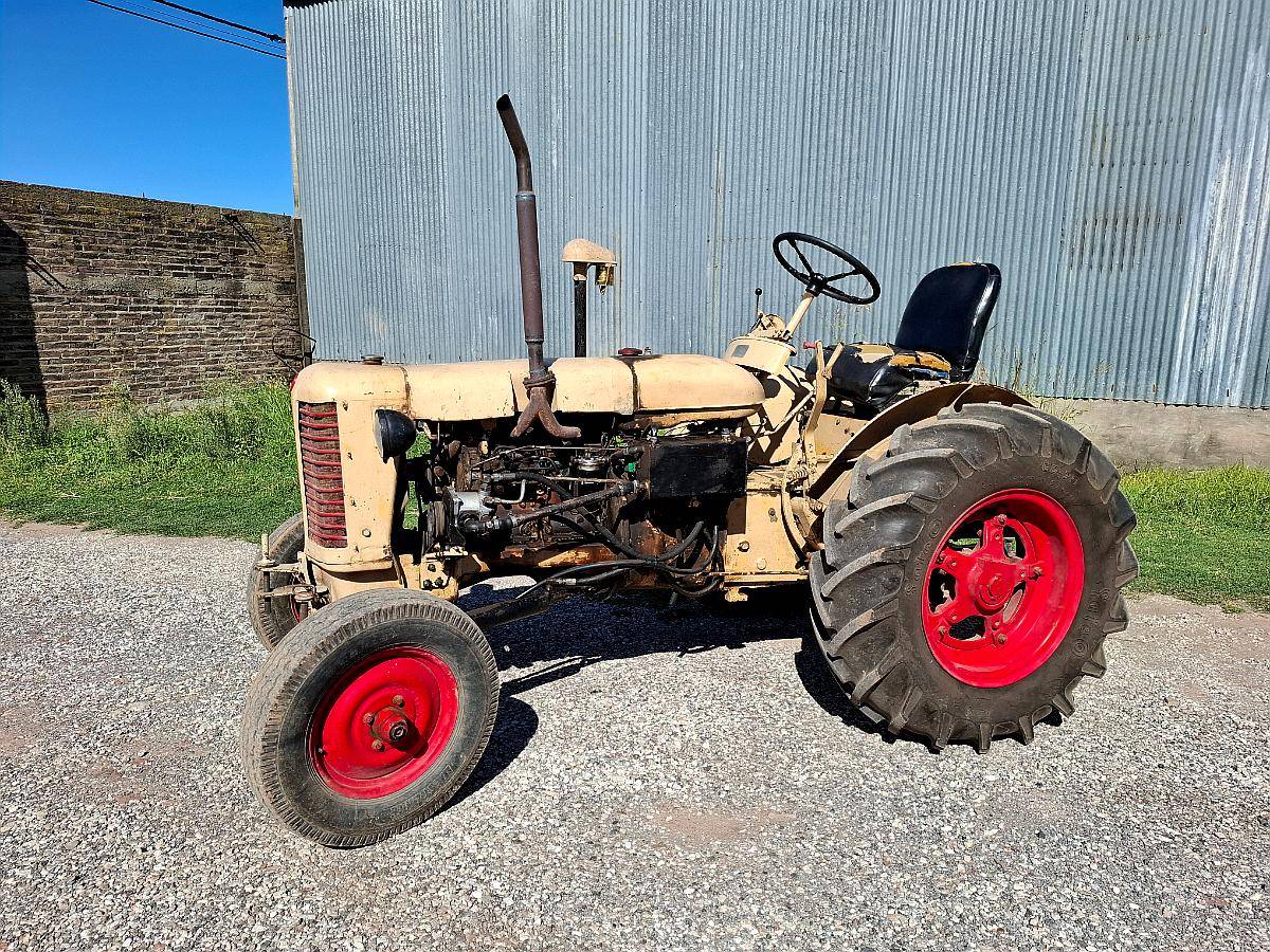Vendo Tractor Zetor 25a año 1954.