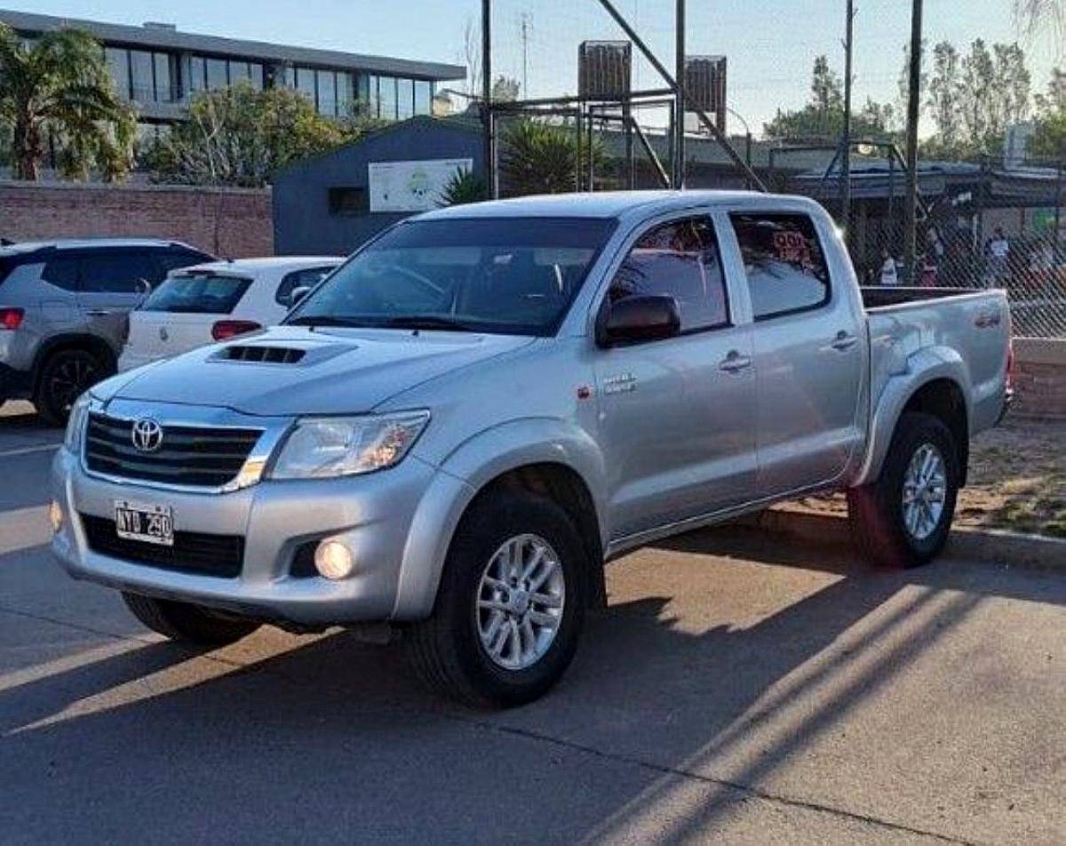 Toyota Hilux 3.0 C/D 4X4 TDI SR 171cv 2014diesel U$20.499