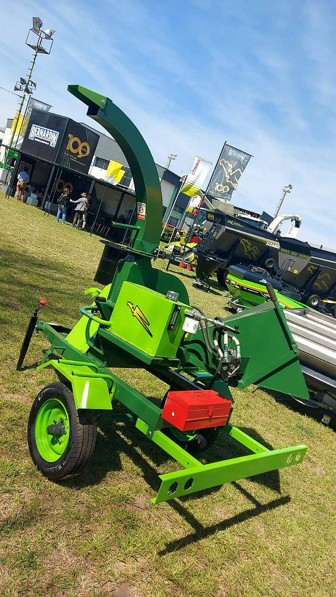 Chipeadora Trituradora de Ramas Bernardin Transportable o 3p