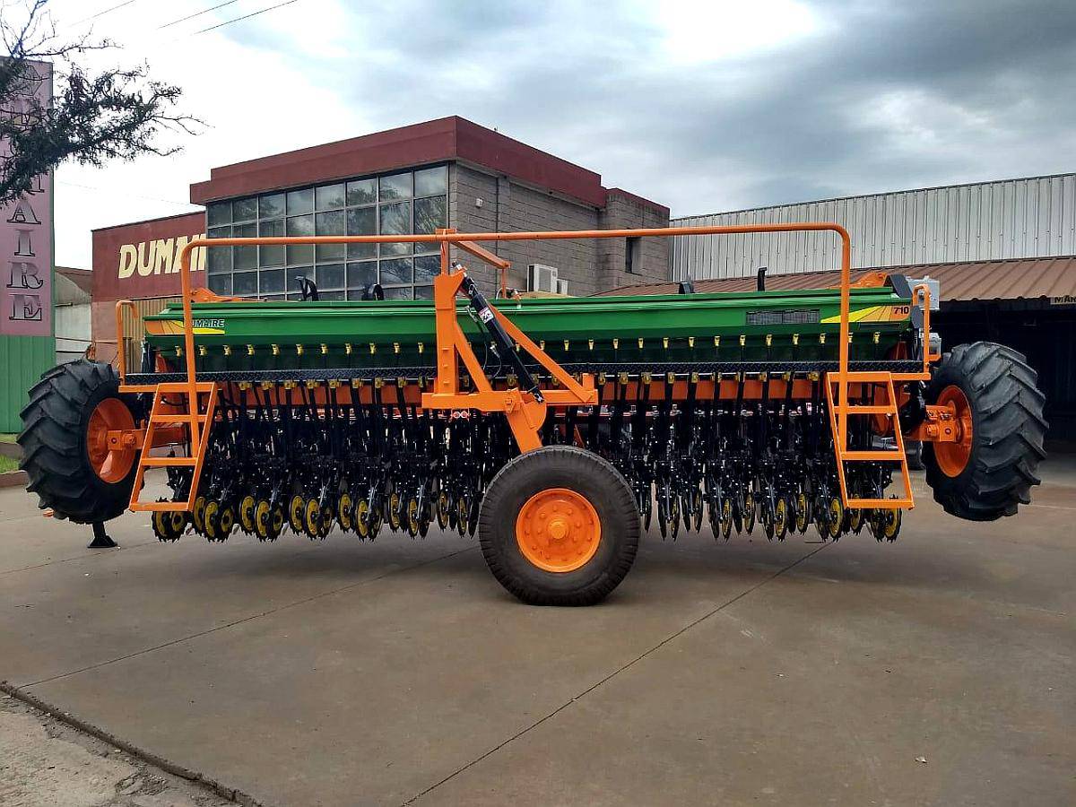 Sembradora Dumaire Modelo 710 ( 29 a 19 )