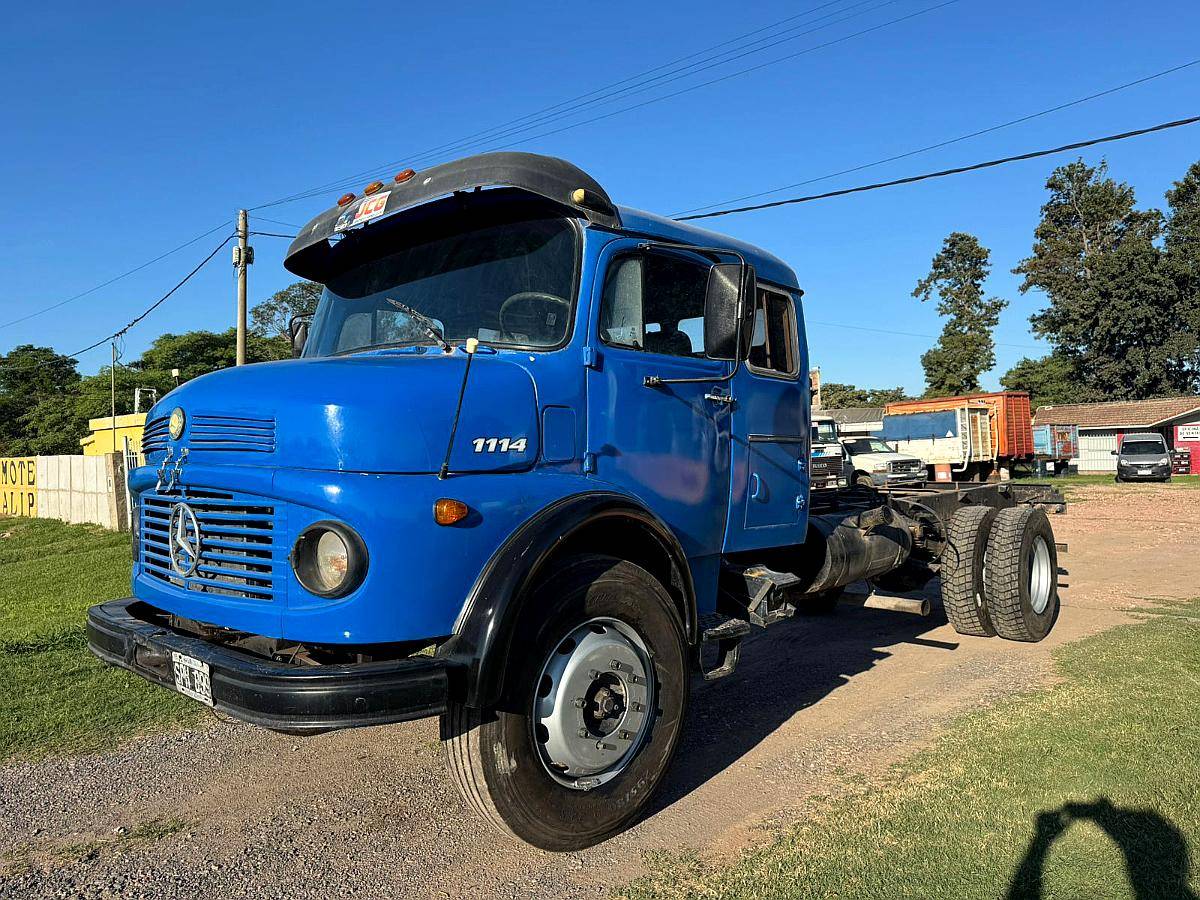 Mercedes Benz 1114 con Motor 1518
