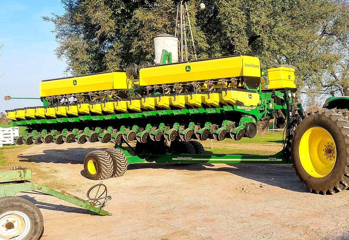 Vendo Sembradora John Deere 1740