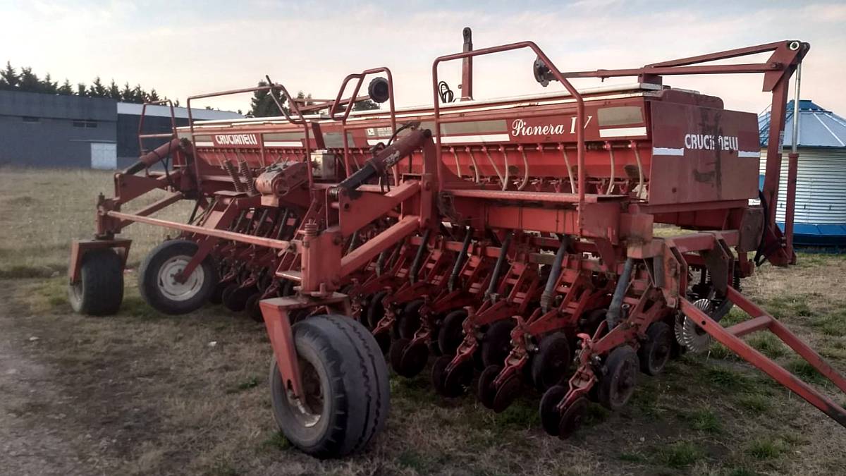 Sembradora Crucianelli Pionera IV de 30 Líneas a 23 cm