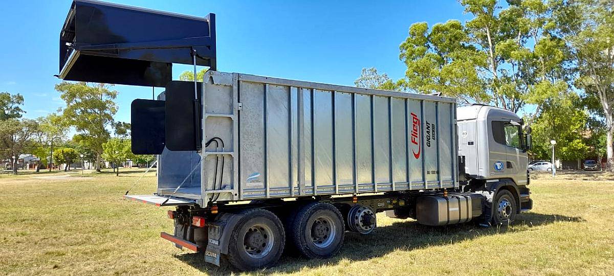 Carrocerías y Carros Compactadores Fliegl 45, 55, 65 M3