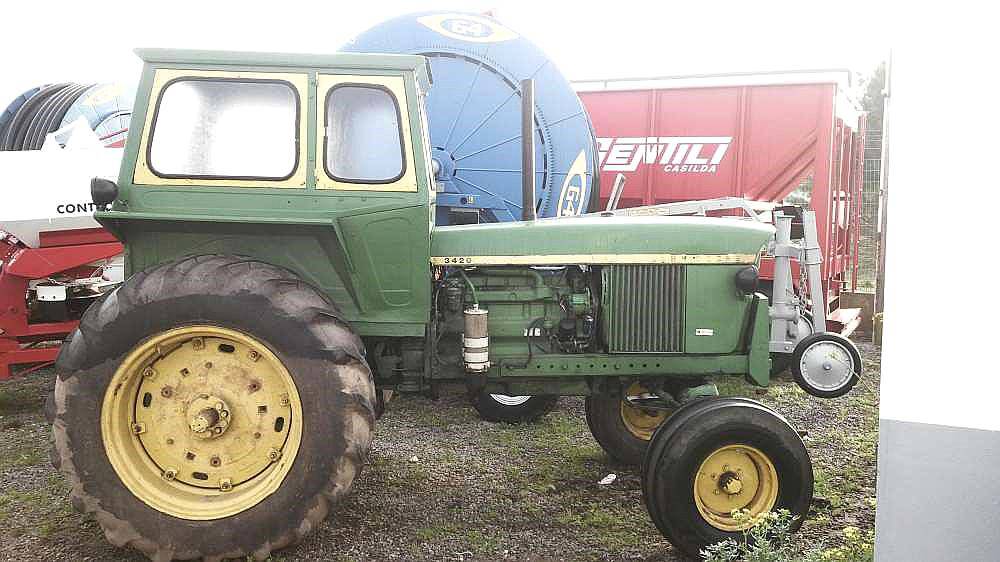 Tractor John Deere 2420 C/ Tres Puntos,