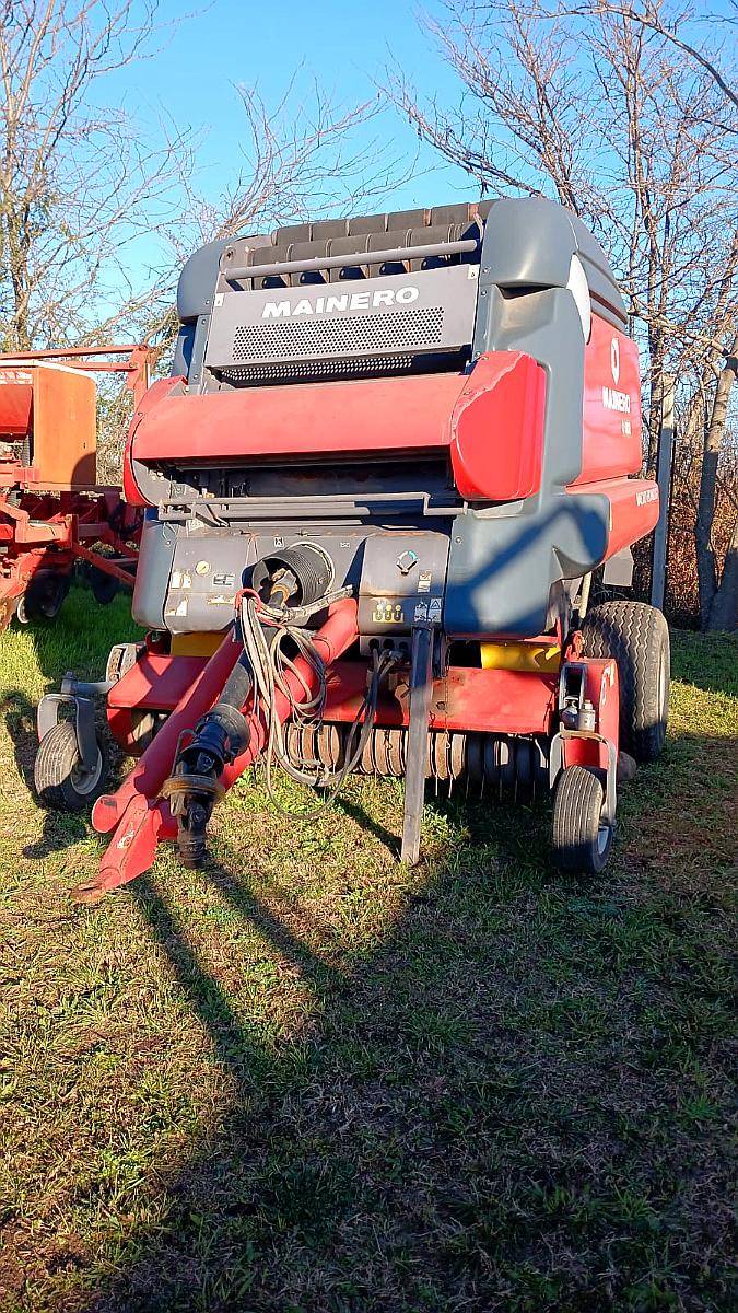 Rotoenfardadora Mainero Modelo 5832 con Cutter Rollo Angosto