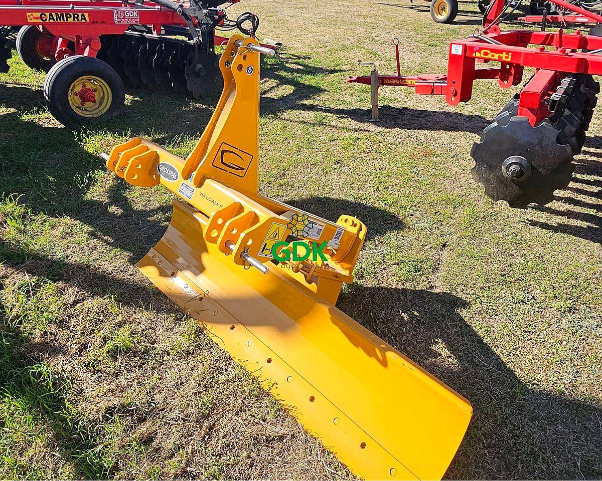 Niveladora Mecanica 3p 2100. Grosspal