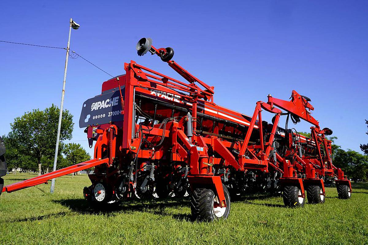 Sembradora Apache 27000+