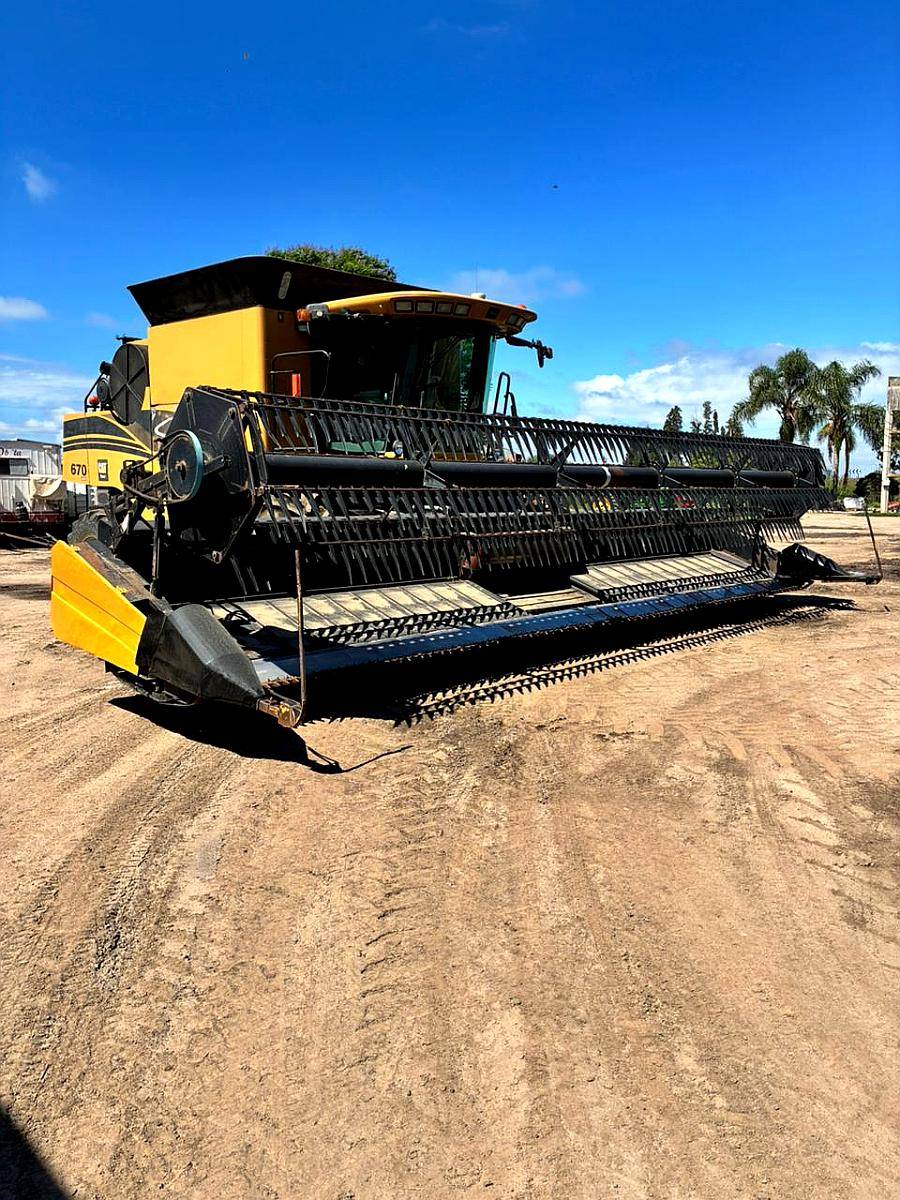 Cosechadora Challenger C670 - Draper 30 Pies