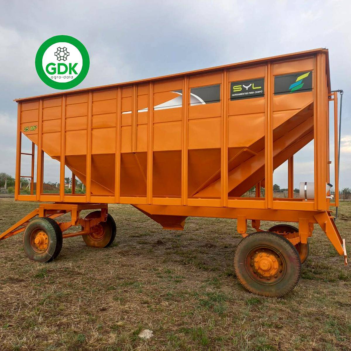 Tolva Semillera C/ Chimango y Divisorio 25 TN SYL