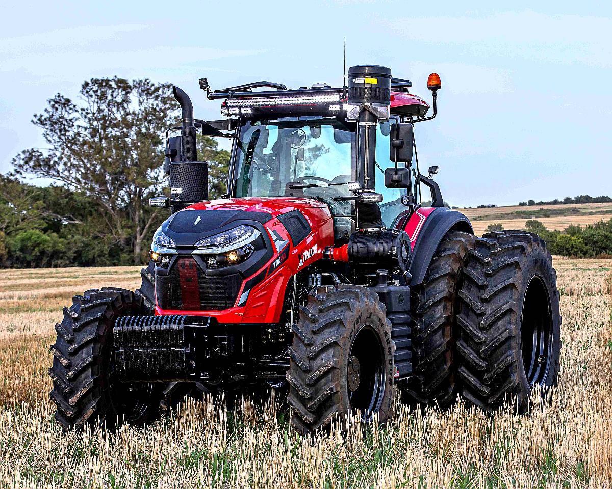 Tractor - Traxor TRX200 (200hp) - 4wd - Tres Puntos - 4 Hidr
