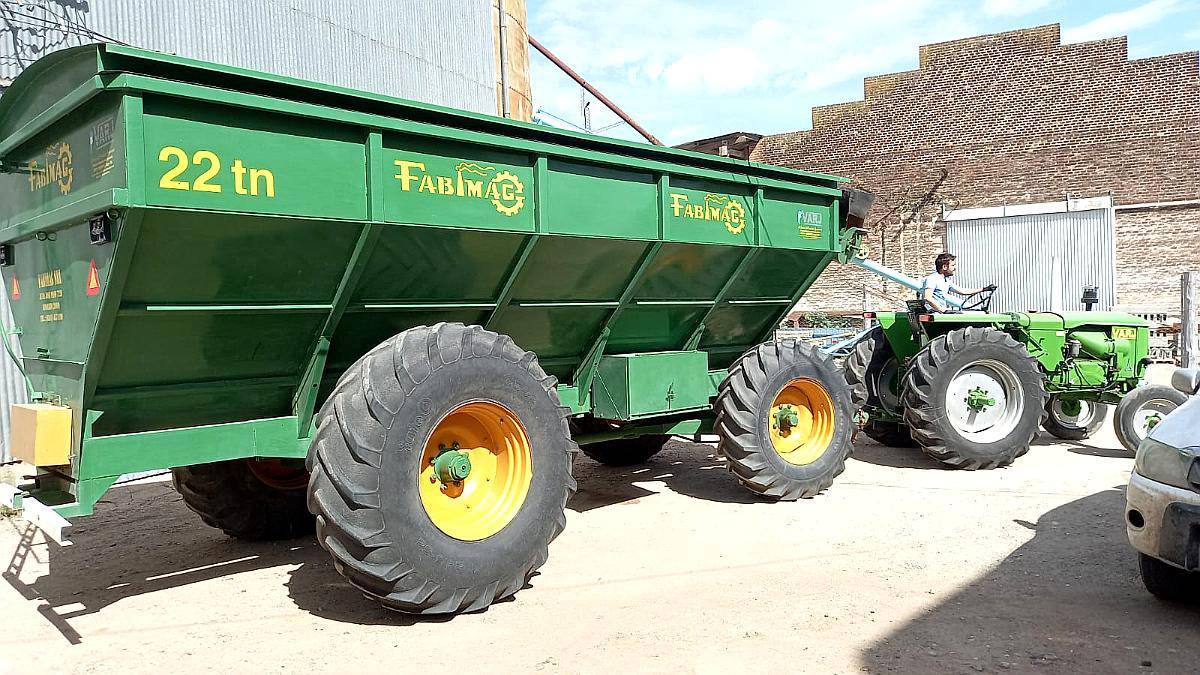 Autodescargable Fabimag de 22 Toneladas con Balanza Magris,