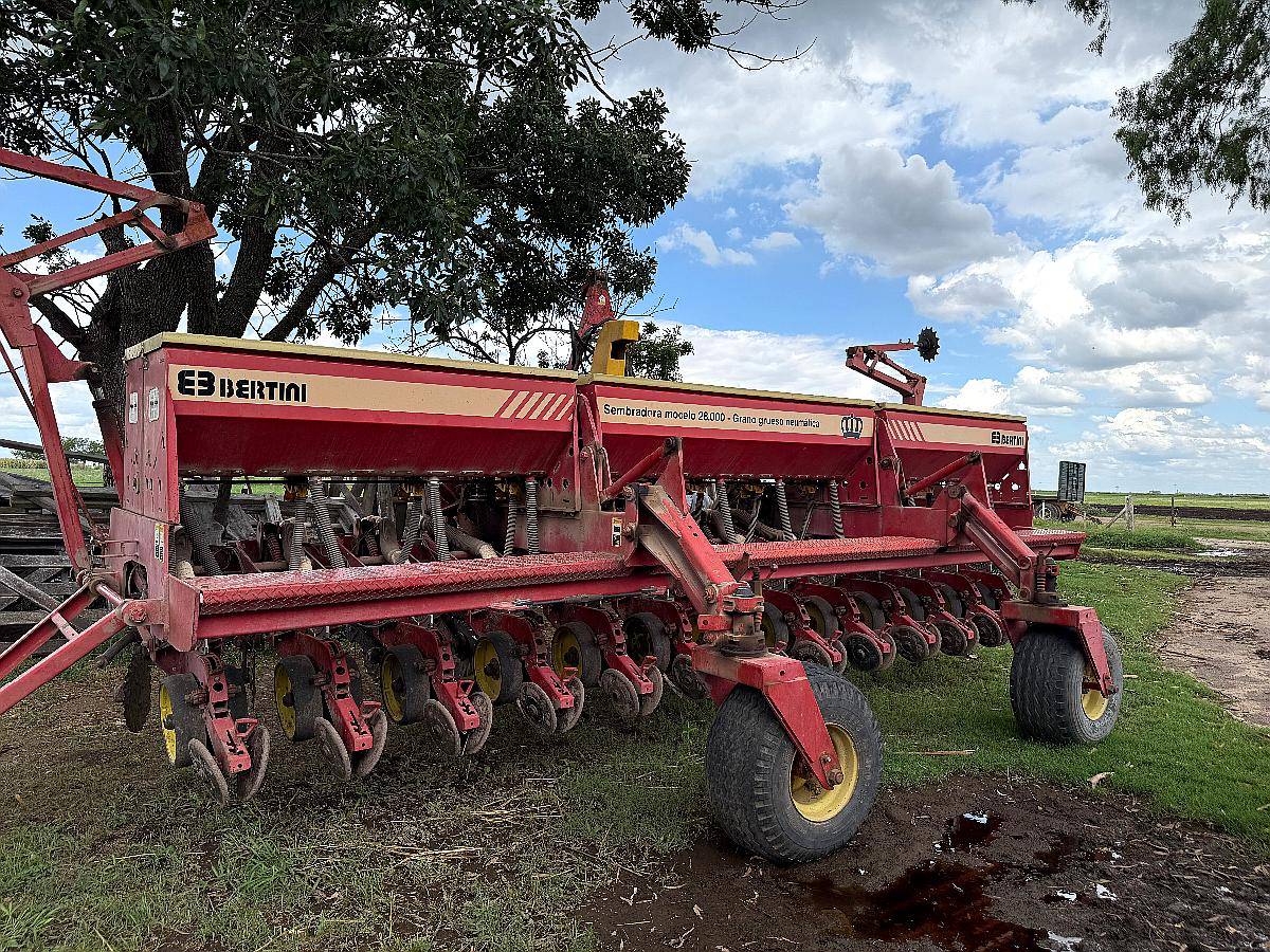 Sembradora Bertini 28000 .