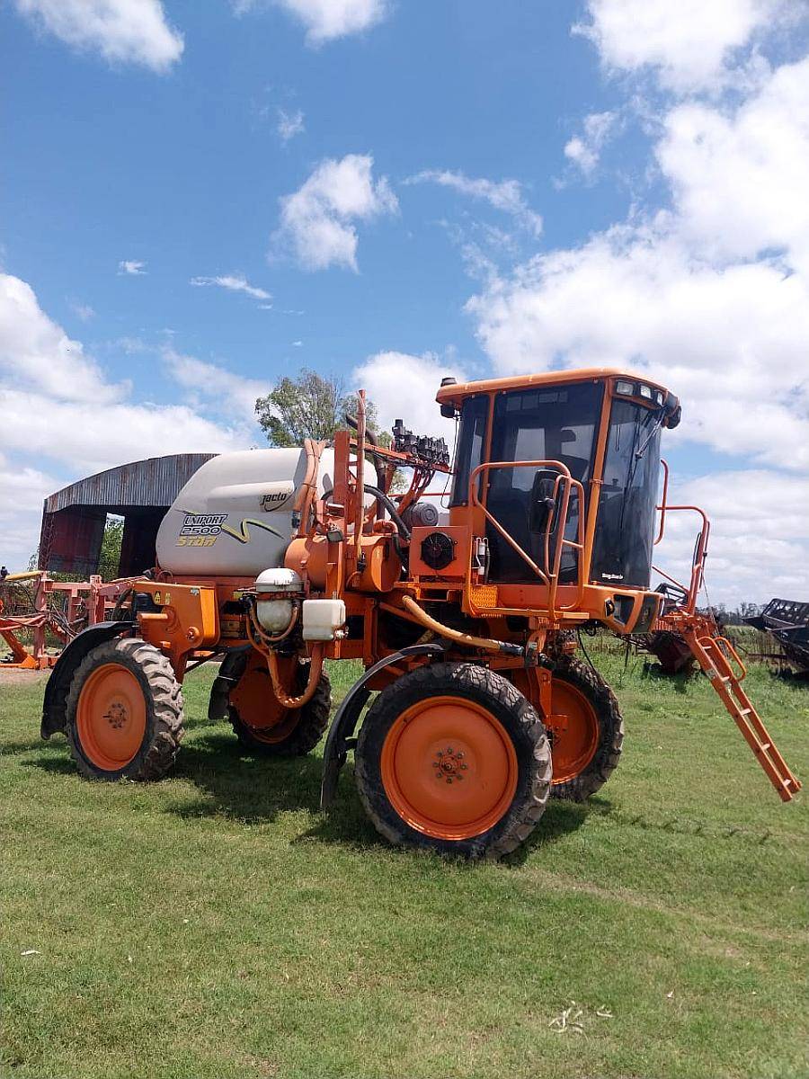 Jacto 2500 - 24 Mts ( NO TOM Canje )