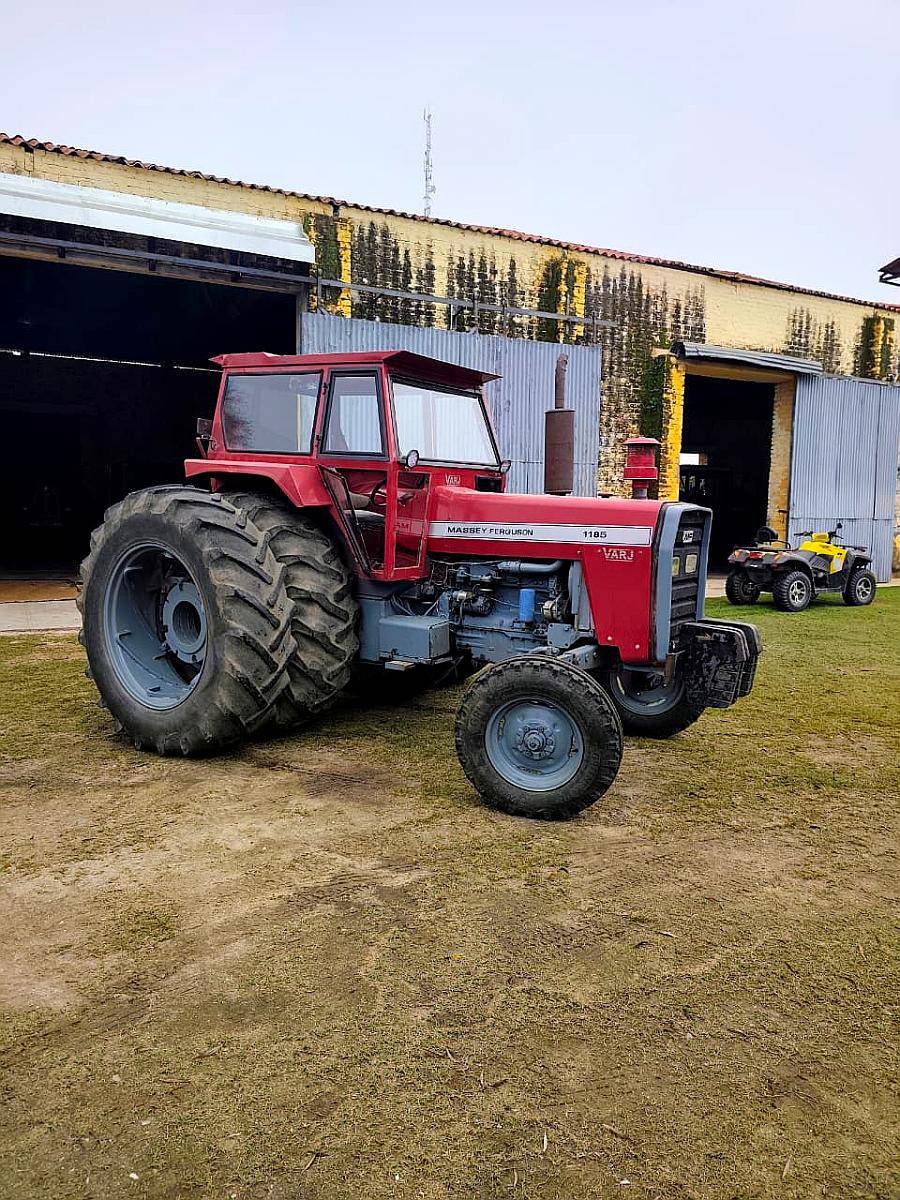 Massey Ferguson 1185. con Cabina y Duales.