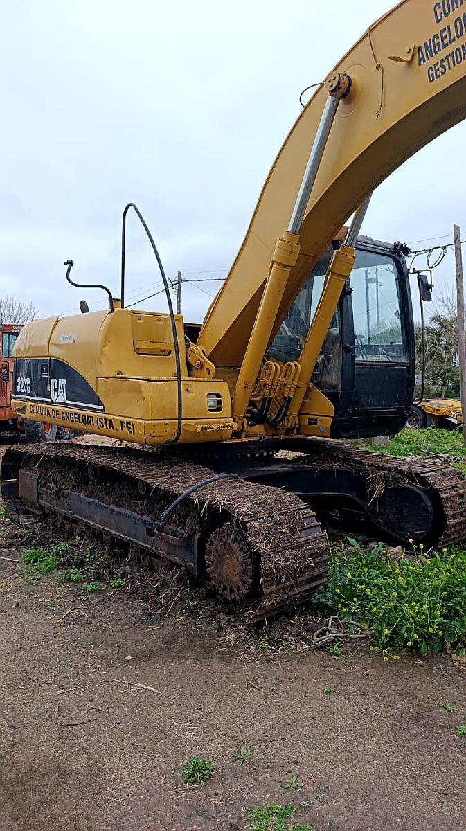 Excavadora Caterpillar 320 .