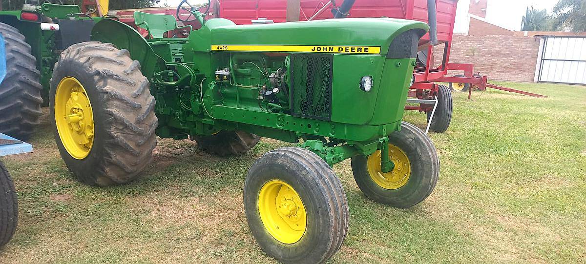 Tractor John Deere 4420 - Año: 1978 - u$s 25.000 - Agroads