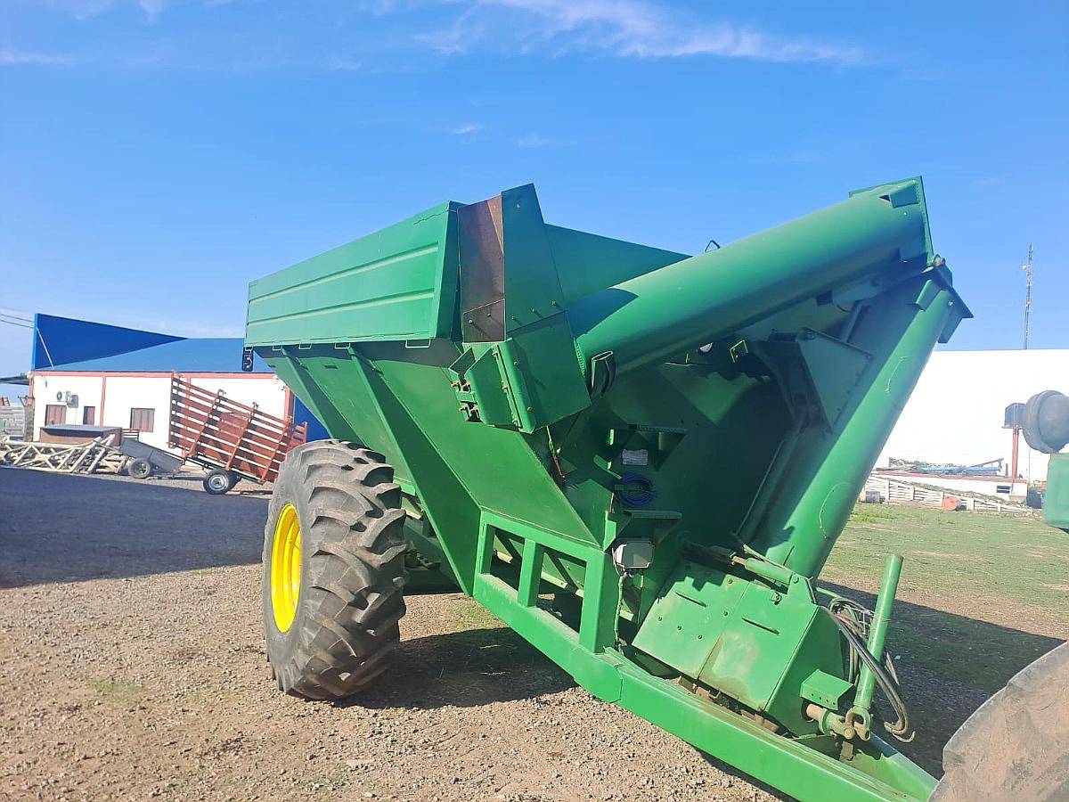 Tolva Auto Descargable Marca Ombu