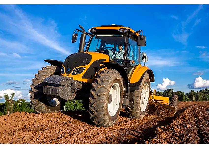 Tractor Valtra A124 H