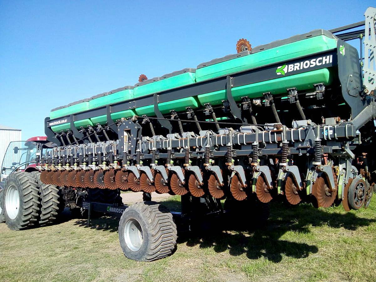 Sembradora Brioschi Autotrailer de 41 X 19 / 38
