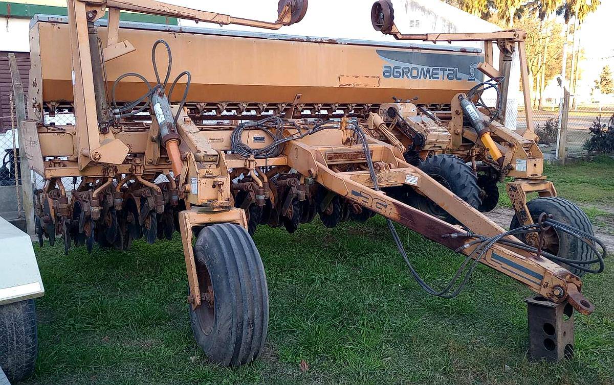 Sembradora Agrometal MX 23 a 21 Tolva Única Reparada