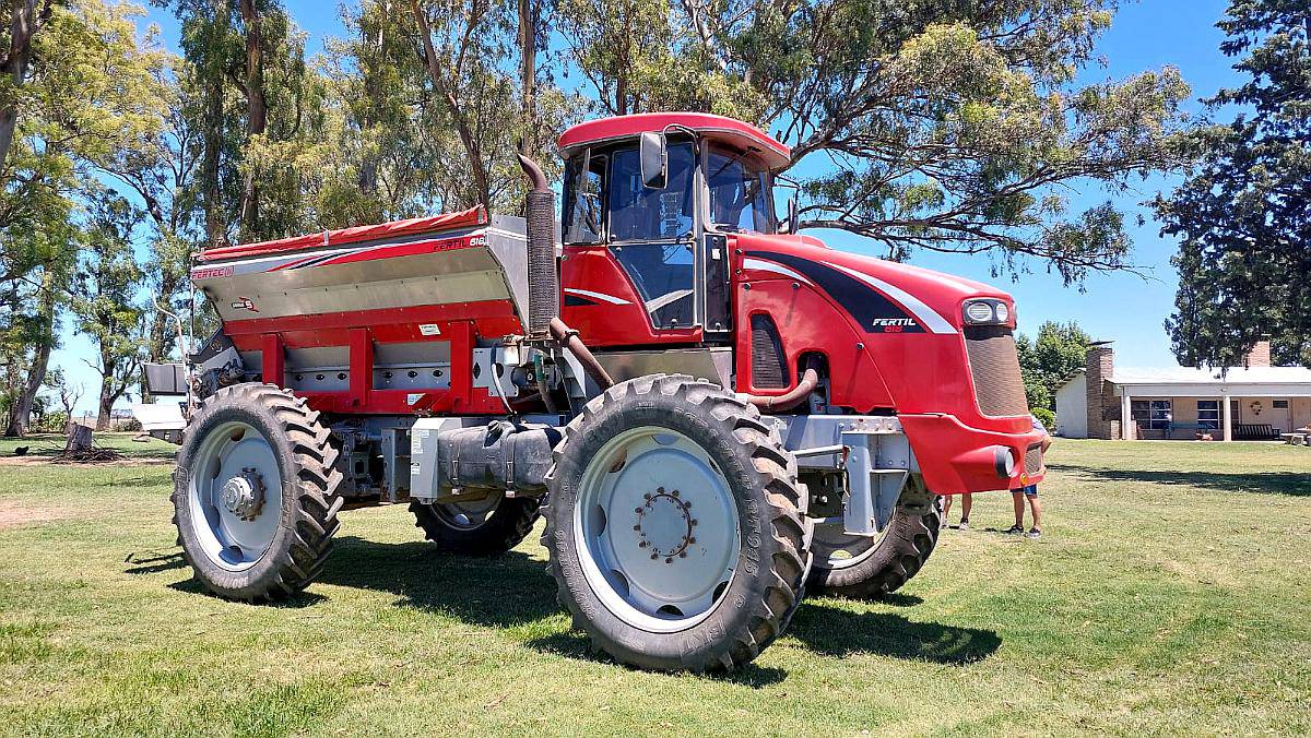 Fertilizadora Fertec 618 Serie 5