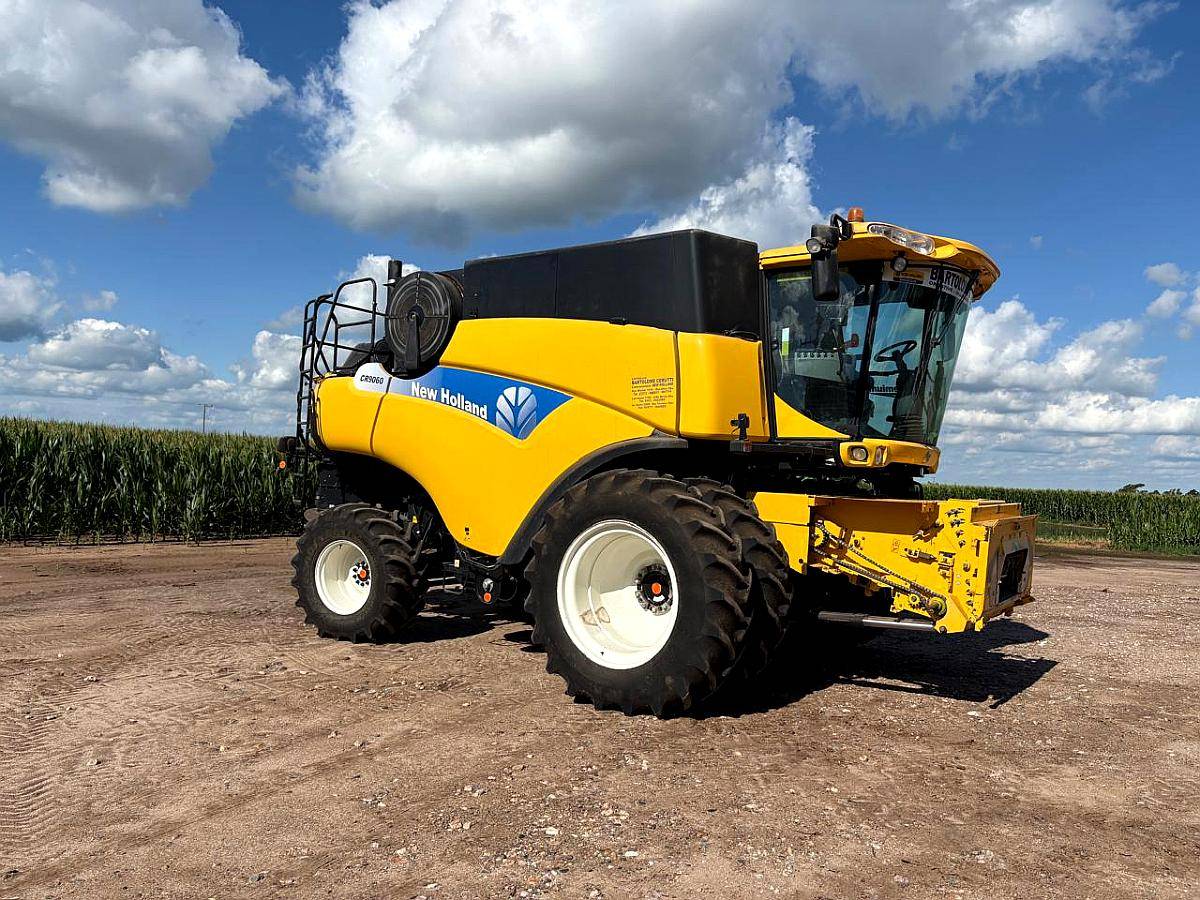 Cr 9060 C/ Piloto - 2400 HS. de Trilla - Draper de 40 Pies