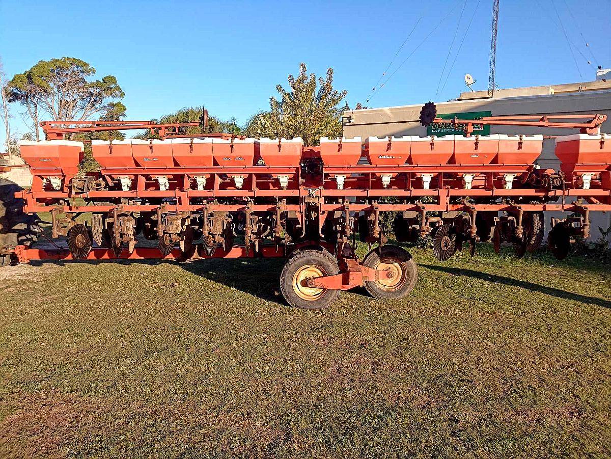 Metar Autotrailer 12/52 con Fert Lateral.
