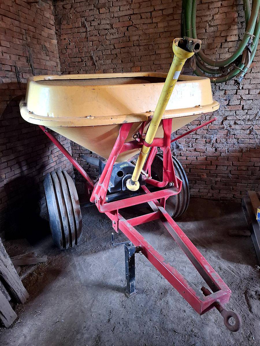 Fertilizadora Tanzi Modelo 2002