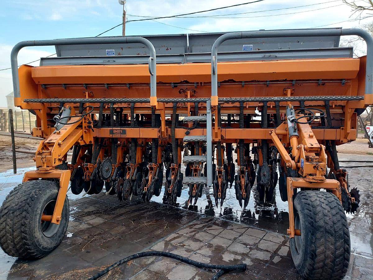 Sembradora Agrometal MXY Fina