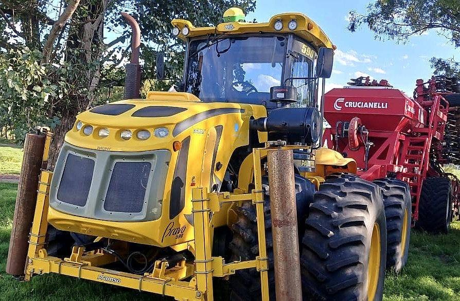 Pauny Bravo 590 año 2022 con 3400 Horas Rodado Dual 23.1x30