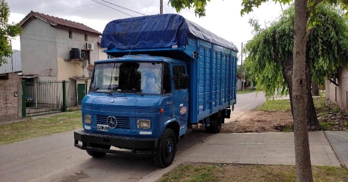 608 Azul Mercedes Benz 608 año 79 - $ 7.500.000 - Agroads (cod: 952143)