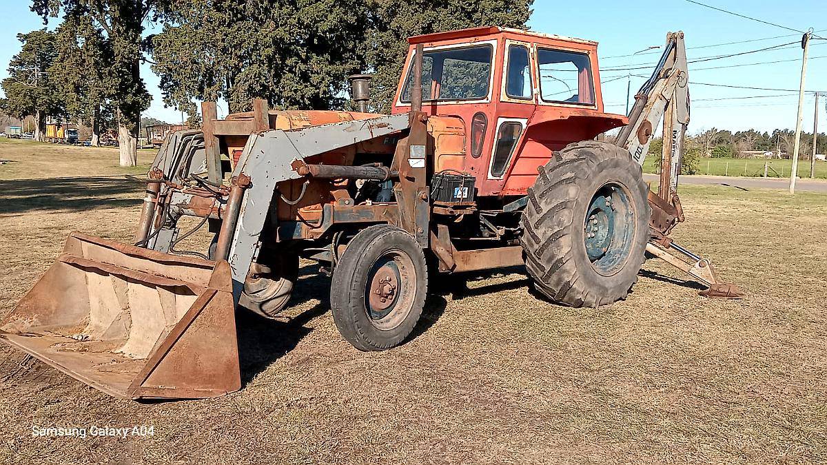 Tractor Fiat 700 con Pala y Retro
