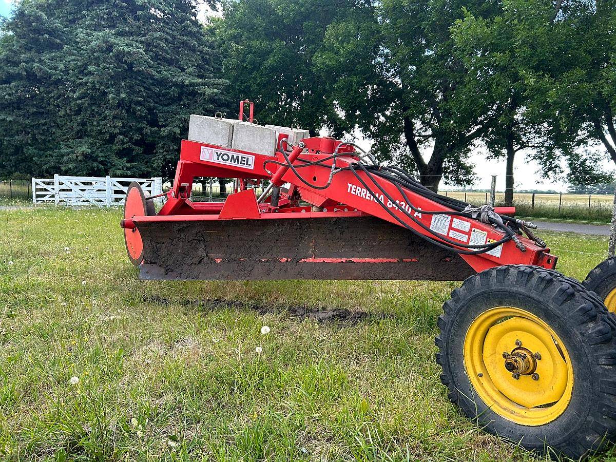 Niveladora Yomel Terrrena 8430 a Como Nueva