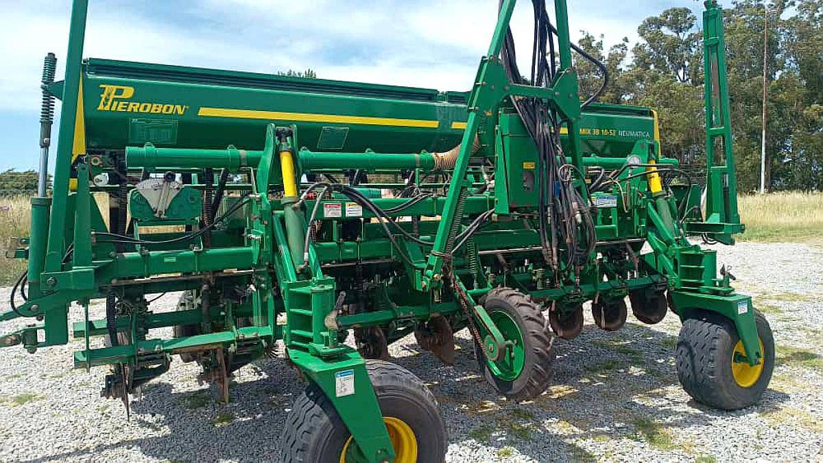 Sembradora Pierobon MIX 3b 10 Surcos Neumatica