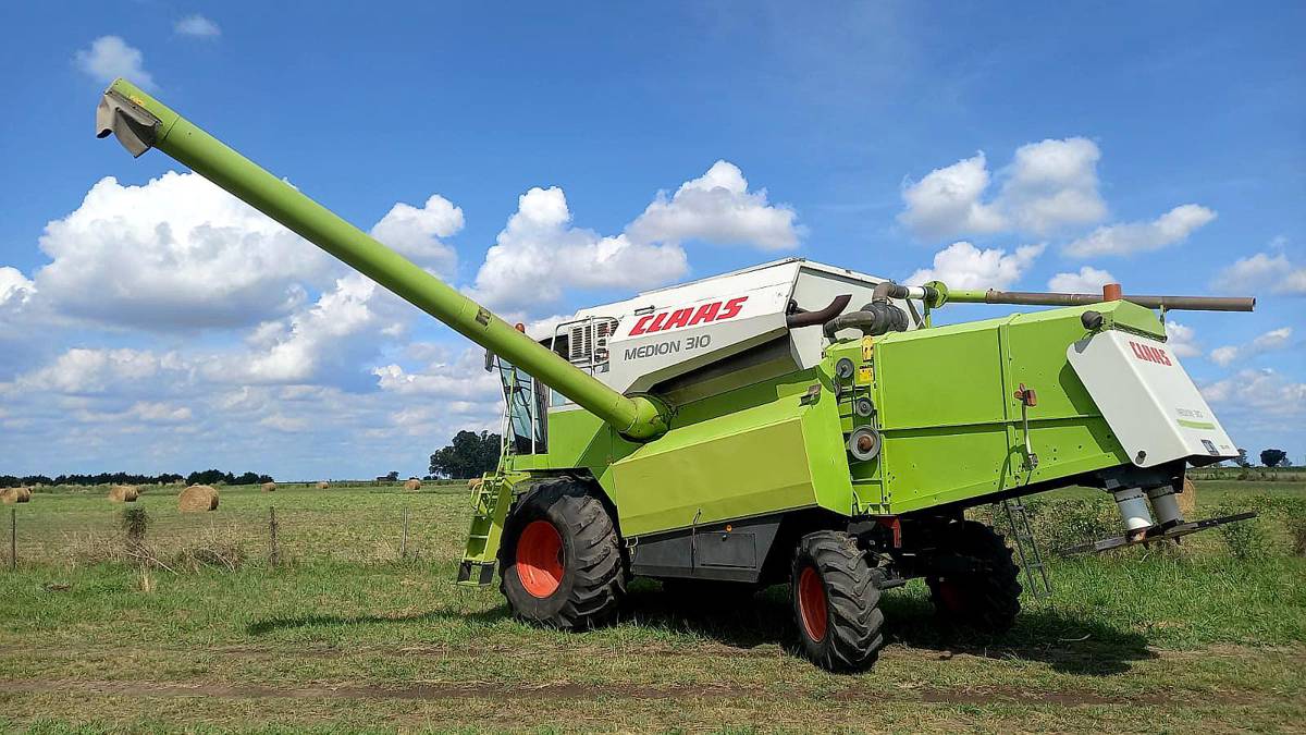 Máquina Claas Medion 310