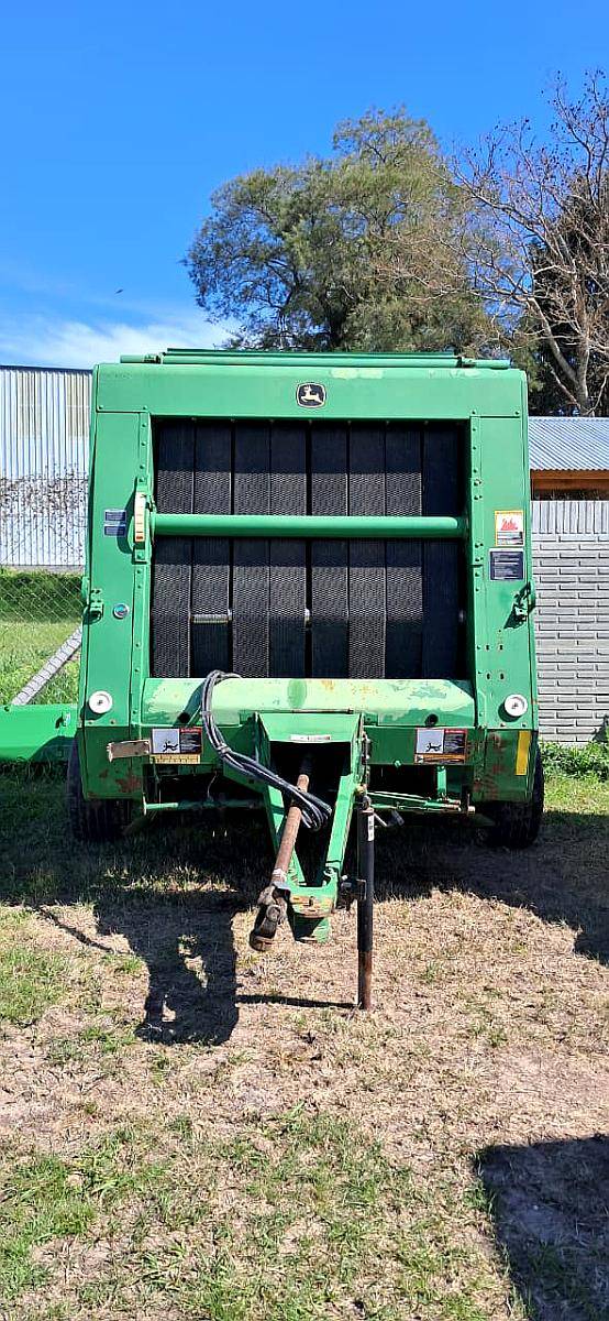 Rotoenfardadora John Deere 567