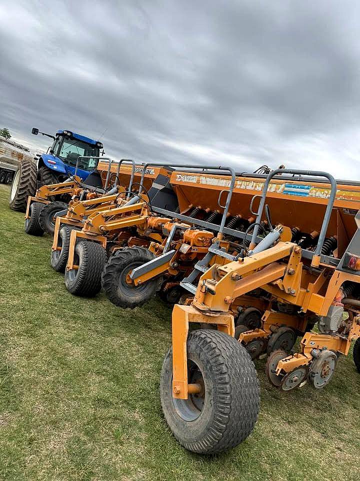 Sembradora Agrometal TX Mega 16 Surcos a 52 cm