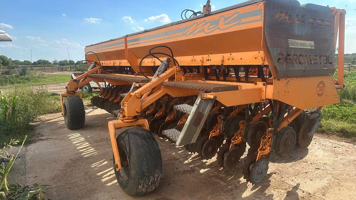 Sembradora Agrometal MX33 Maxima Autonomia, Mod 2005