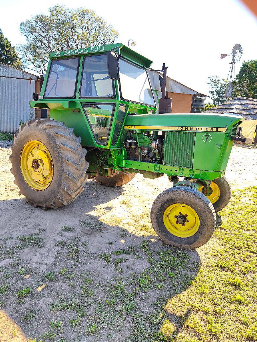 John Deere 2420 Excelente Estado