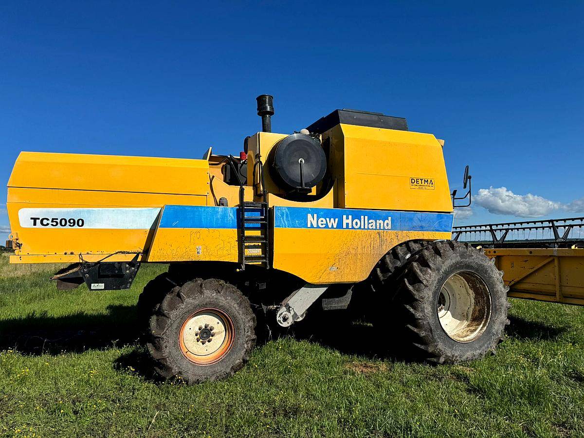 Cosechadora New Holland TC5090
