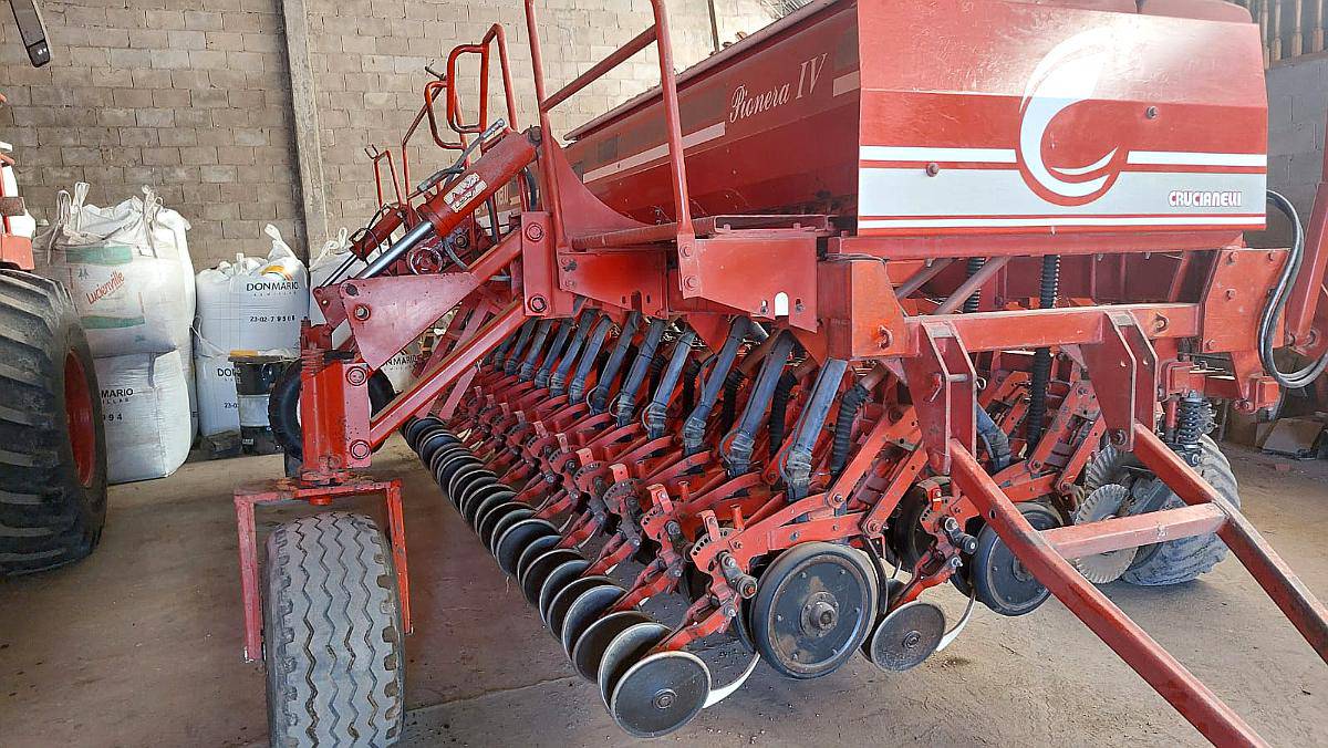 Crucianelli Pionera IV 35 a 20 Dobl Fert - Año: 2006 - Agroads