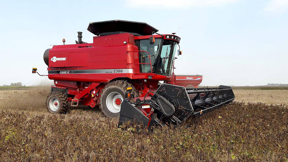 Case 2388 Modelo 2006.plataforma 30 P 8000 - Año: 2006 - Agroads